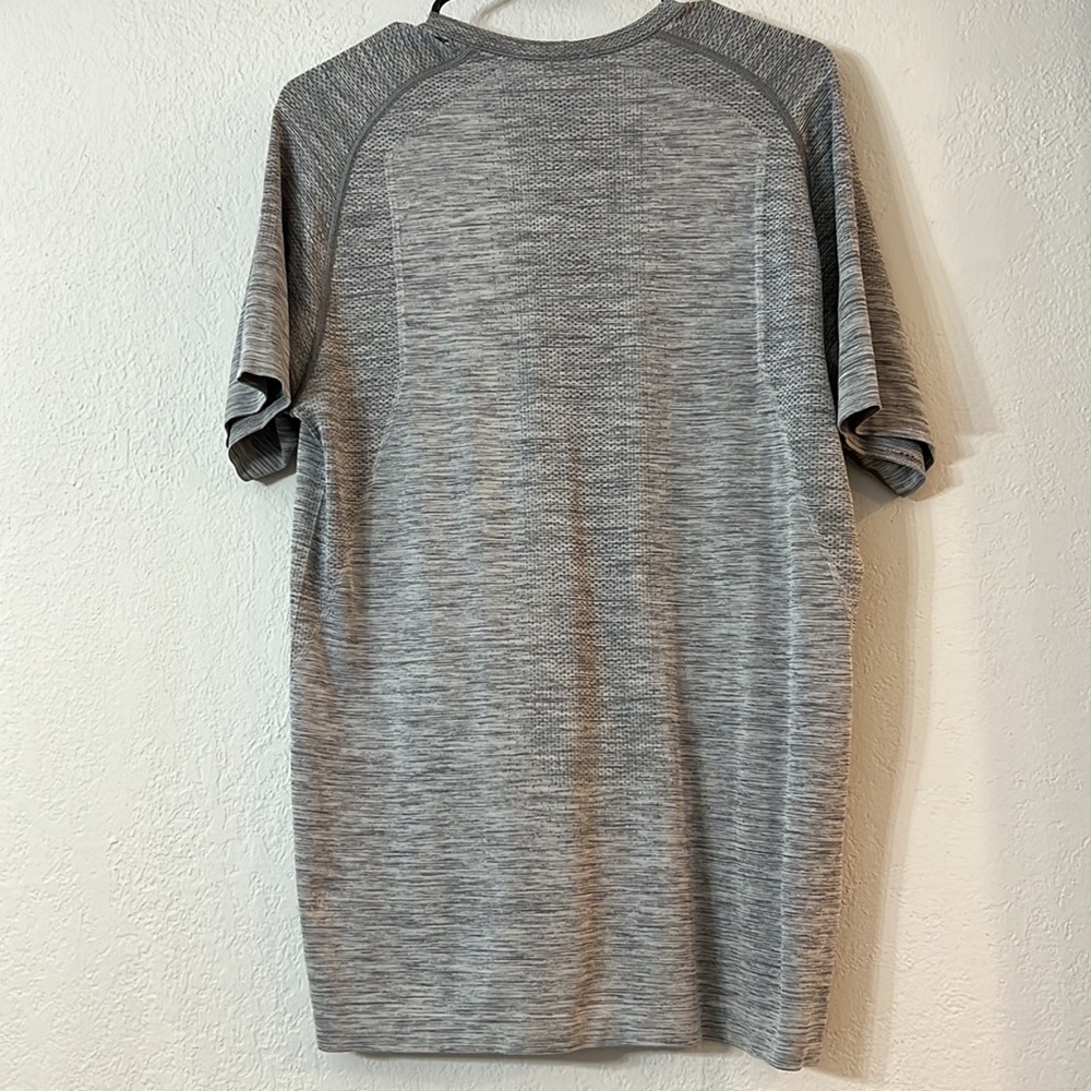 Lululemon - Picture 2 of 3